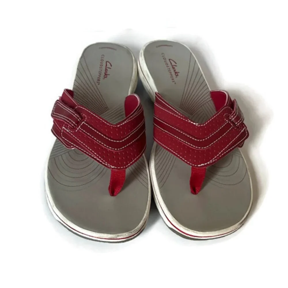 Clarks Red Cloudsteppers Women's Thong Sandals - Picture 2 of 9